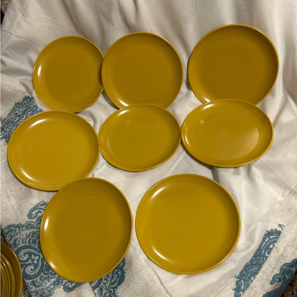 Vintage Melamine Plates Salad/Dessert 8 plates Yellow Gold Mustard wooden